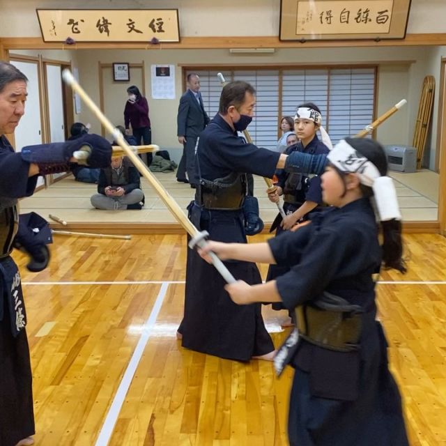 今年度の稽古もあとわずか

小学生の部のハチマキ組、中級組、上級組、中学生の部がそれぞれの課題を集中して稽古していました。
体験入門の年長さんも少しずつ雰囲気に慣れてきたようです。

#米沢恒武館 #剣道 #体験入門